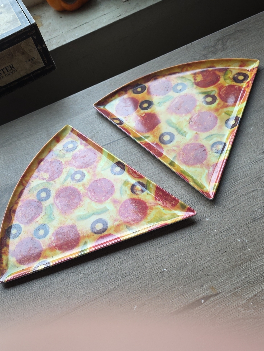 Pizza Slice Plates - Colorful Pepperoni Design (Set of 2) Plasticwear